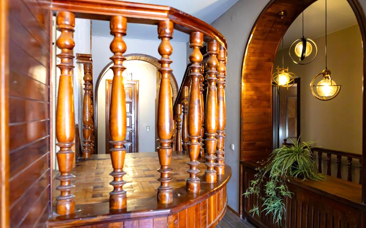 კახეთში, ნომერი 2 ან 3 სტუმარზე საუზმით და აივნით